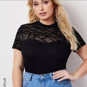 SHEIN contrast geo,mesh, hole back tee. size fits M (10-16)